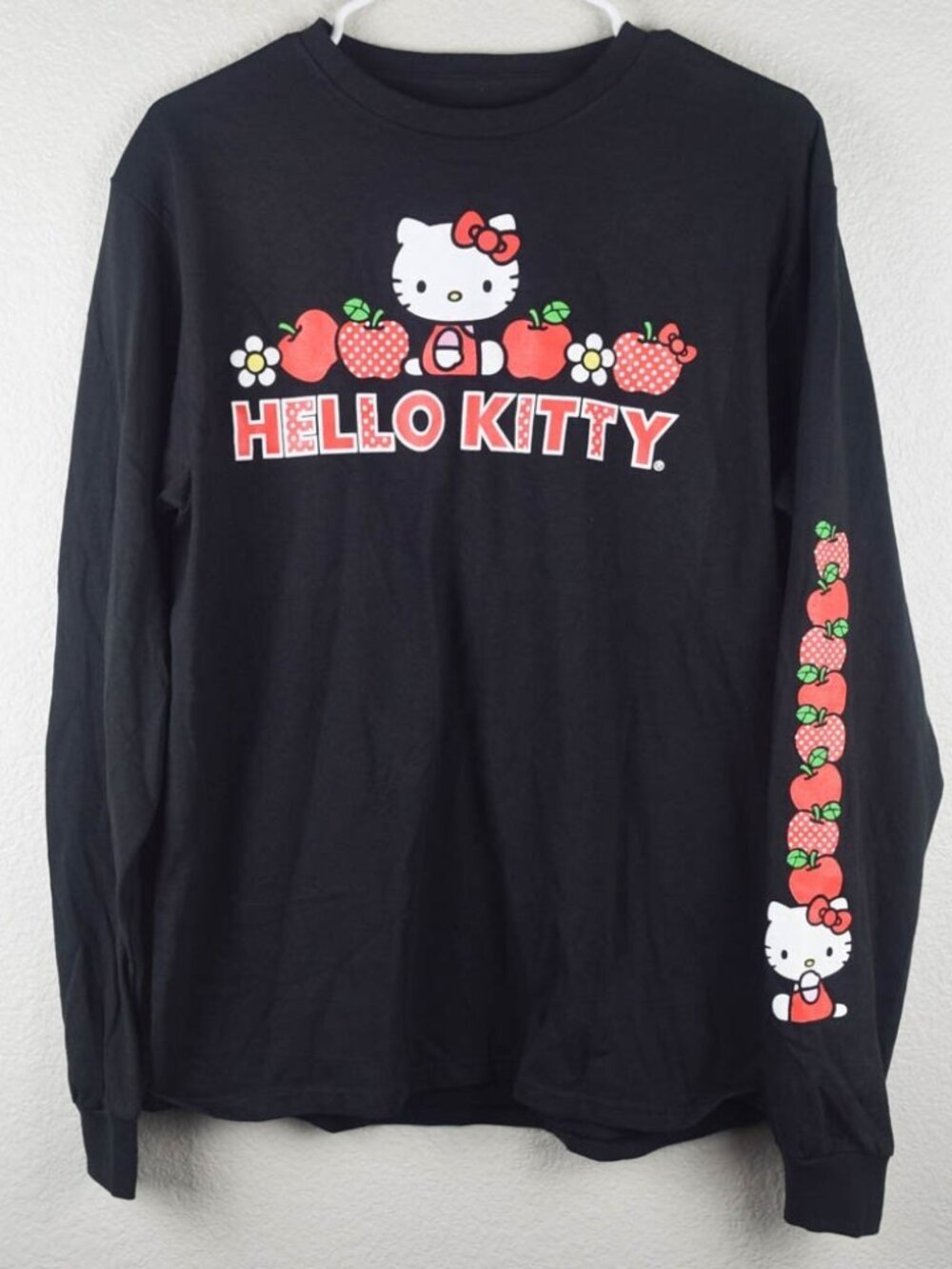 Sanrio Hello Kitty Womens M Kawaii Red Fruit Apples Black T-shirt Long Sleeve